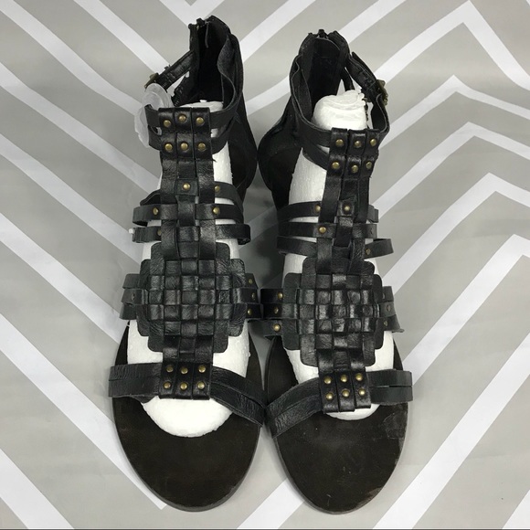 Steve Madden Shoes - 💥 Steve Madden leather gladiator sandals